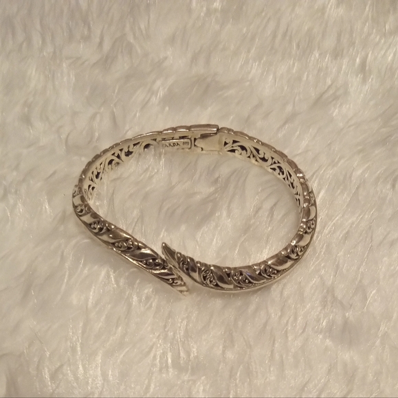 Jewelry - Sarda Silver Filigree Hinged Bangle Bracelet